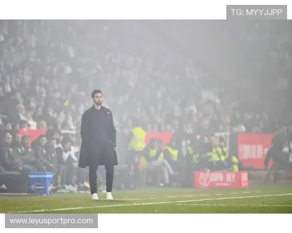 从高位逼抢到防守反击:皇马换帅后战术体系调整与成效分析